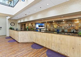 The Christie Lodge-lobby