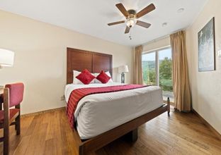 The Christie Lodge-livingroomII
