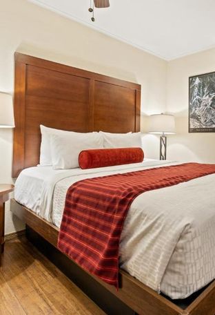 The Christie Lodge-room
